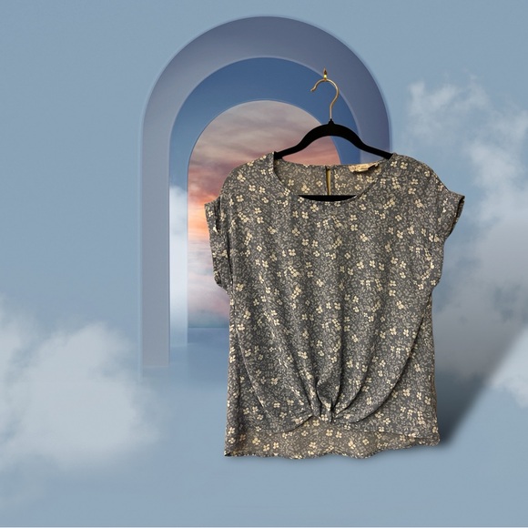 Pink Republic Light Blue/Periwinkle/White Delicate Floral Print Top - Picture 14 of 14